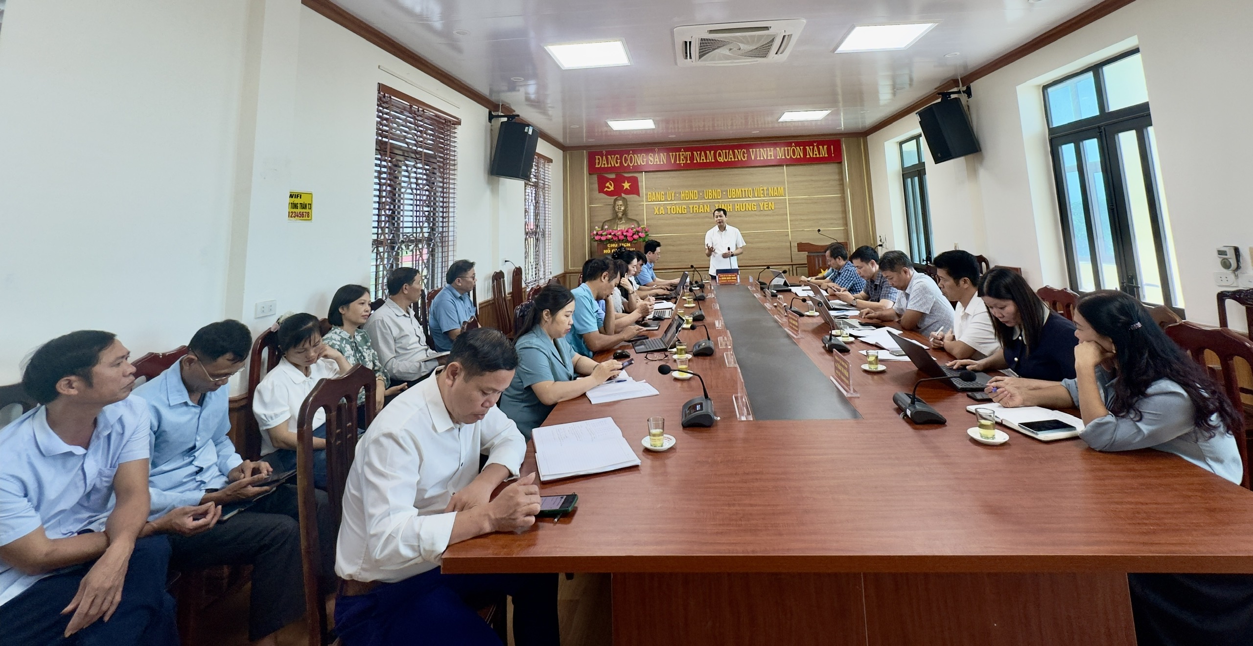Xã Tống Trân rà soát tiến độ, bàn giải pháp tháo gỡ vướng mắc trong công tác số hóa hồ sơ đất đai